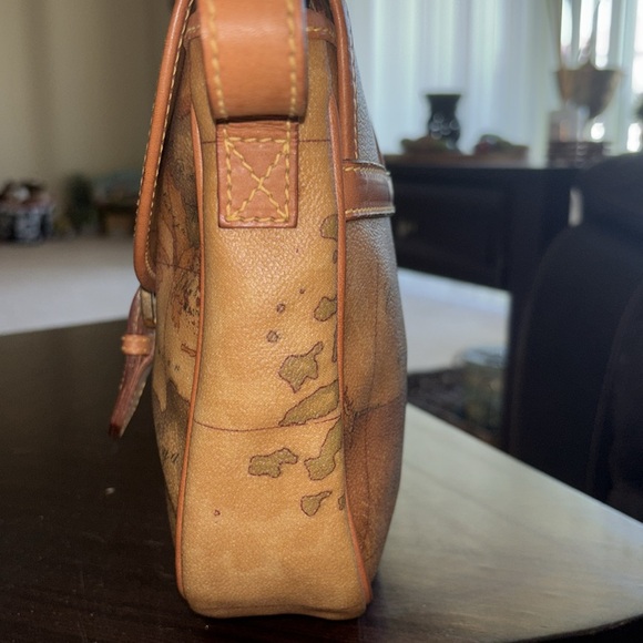 Alviero Martini Prima Classe Shoulder Bag/Crossbody EUC *ONLY FOR CHIARA* - Picture 10 of 16